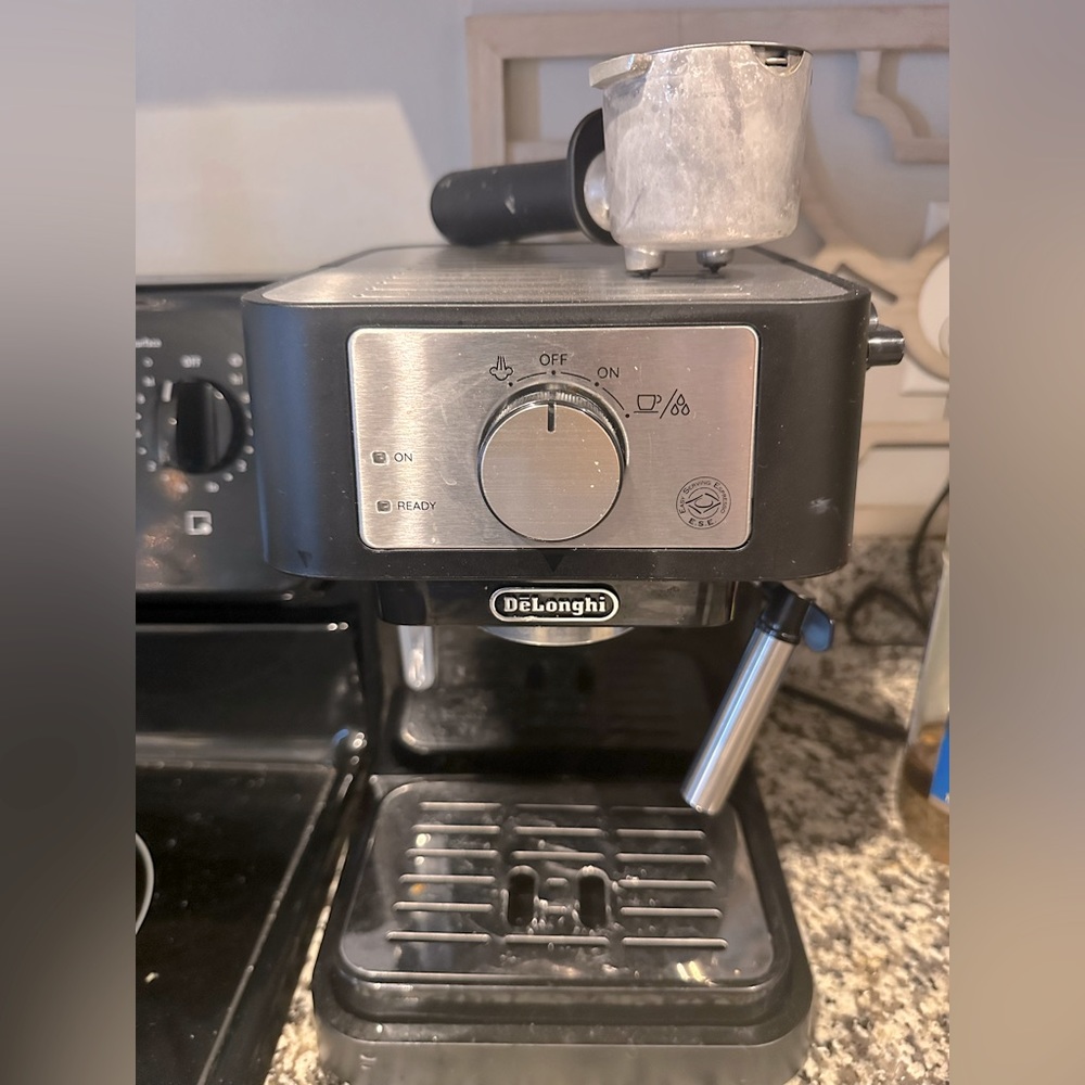 Dēlonghi Espresso Machine
